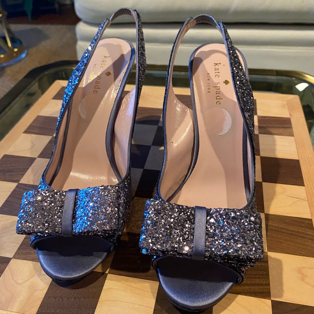 Kate Spade grey glitter sling back pumps. Size 7